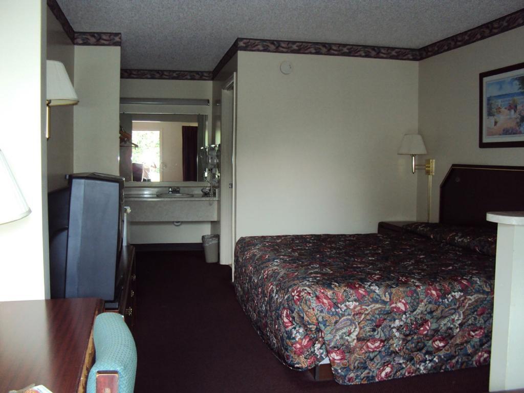 Western Motel Folkston Exterior photo